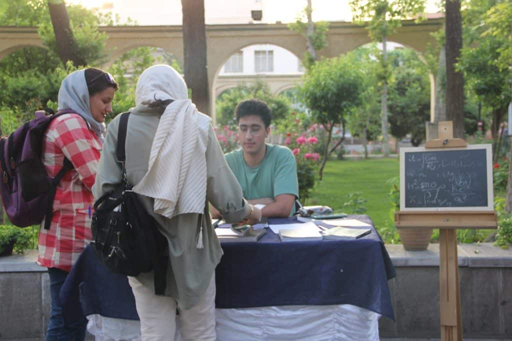 روز جهانی نجوم در ایران- ایستگاه مدرسه المپیاد نجوم آوا استار